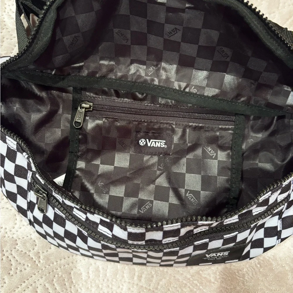 NEW Vans Ward Checkered crossbody/sling bag - Picture 2 of 2